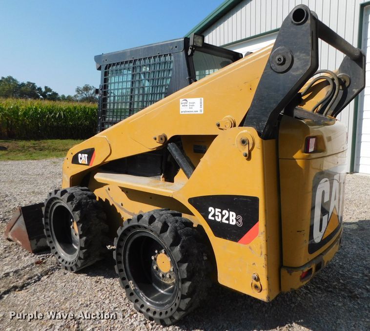 image for item DK8659 2013 Caterpillar 252B3  skid steer loader