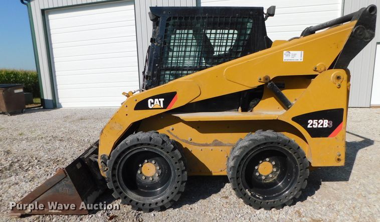 image for item DK8659 2013 Caterpillar 252B3  skid steer loader