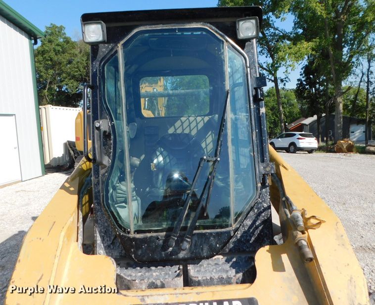 image for item DK8659 2013 Caterpillar 252B3  skid steer loader