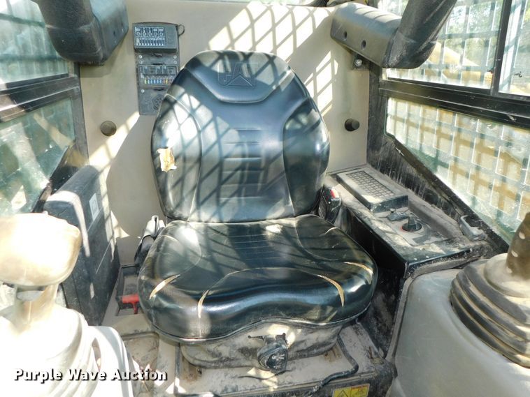 image for item DK8659 2013 Caterpillar 252B3  skid steer loader