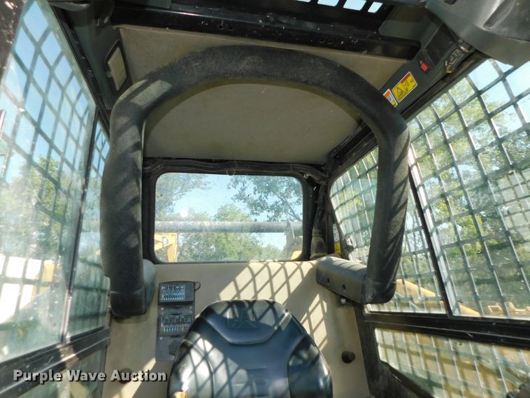 image for item DK8659 2013 Caterpillar 252B3  skid steer loader