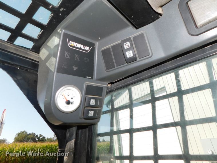 image for item DK8659 2013 Caterpillar 252B3  skid steer loader