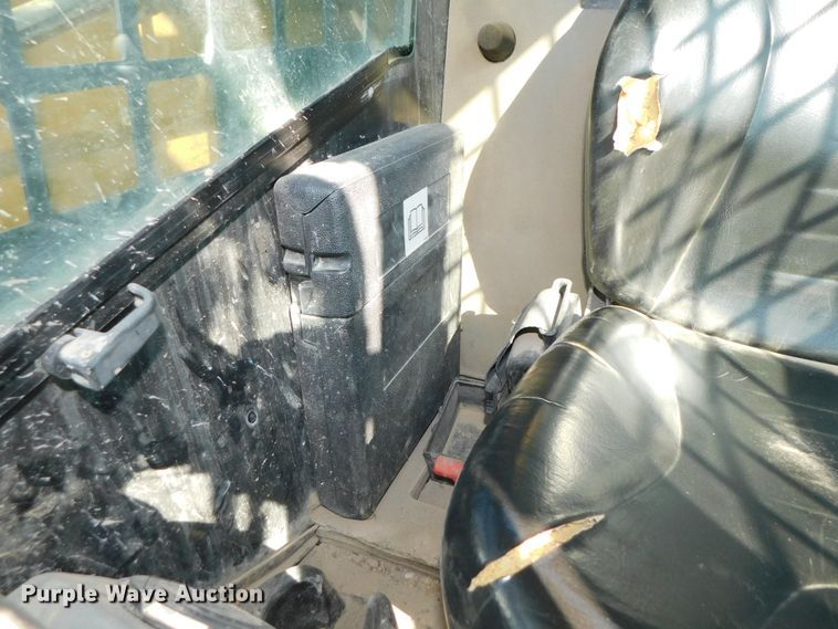 image for item DK8659 2013 Caterpillar 252B3  skid steer loader