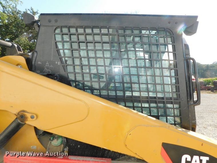image for item DK8659 2013 Caterpillar 252B3  skid steer loader