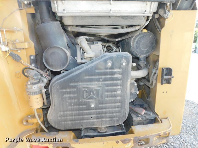 image for item DK8659 2013 Caterpillar 252B3  skid steer loader