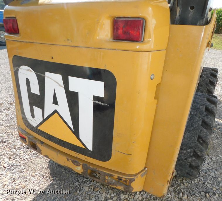 image for item DK8659 2013 Caterpillar 252B3  skid steer loader