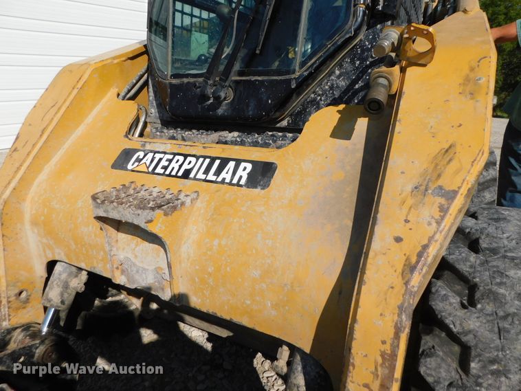 image for item DK8659 2013 Caterpillar 252B3  skid steer loader