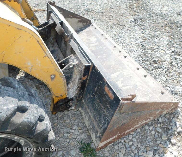 image for item DK8659 2013 Caterpillar 252B3  skid steer loader