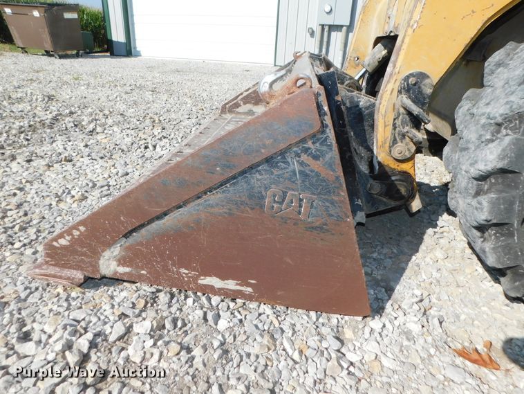 image for item DK8659 2013 Caterpillar 252B3  skid steer loader