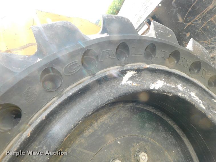 image for item DK8659 2013 Caterpillar 252B3  skid steer loader