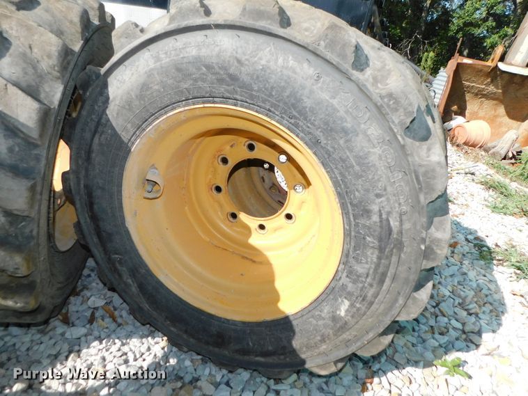 image for item DK8659 2013 Caterpillar 252B3  skid steer loader