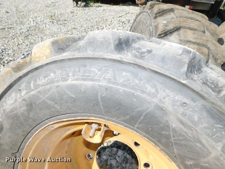 image for item DK8659 2013 Caterpillar 252B3  skid steer loader