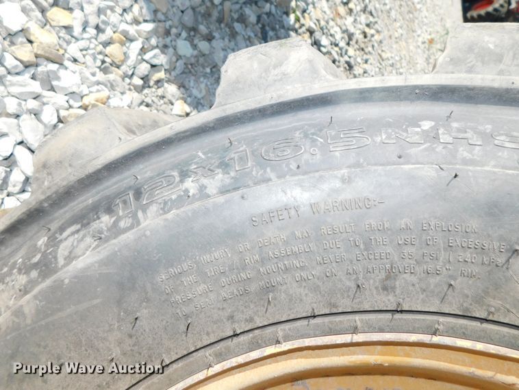 image for item DK8659 2013 Caterpillar 252B3  skid steer loader