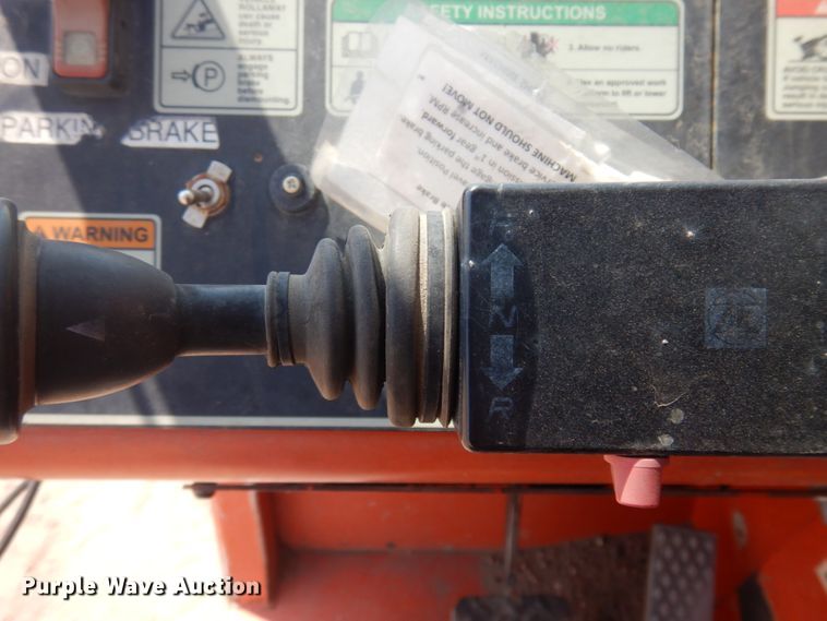 image for item DK8757 2002 SkyTrak 10042  telehandler