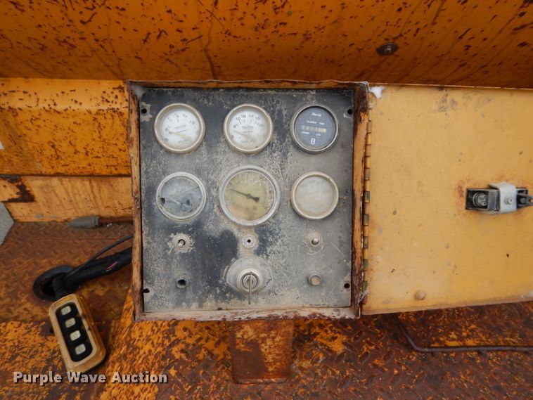 image for item DM0609 2005 Vac-Tron PMD850DT-E  vacuum excavator