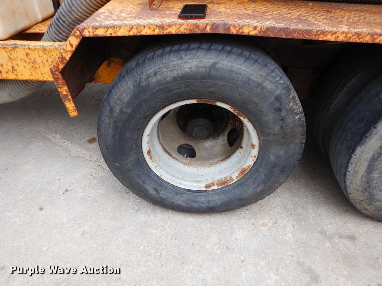 image for item DM0609 2005 Vac-Tron PMD850DT-E  vacuum excavator