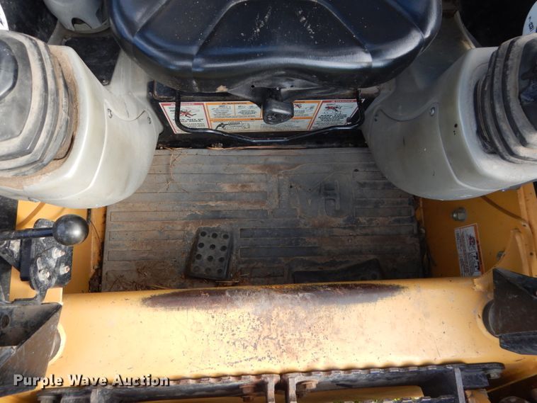 image for item DM0612 2004 Caterpillar 252  skid steer loader