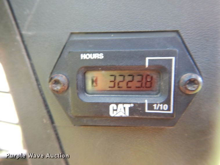 image for item DM0612 2004 Caterpillar 252  skid steer loader