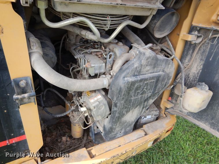 image for item DM0612 2004 Caterpillar 252  skid steer loader