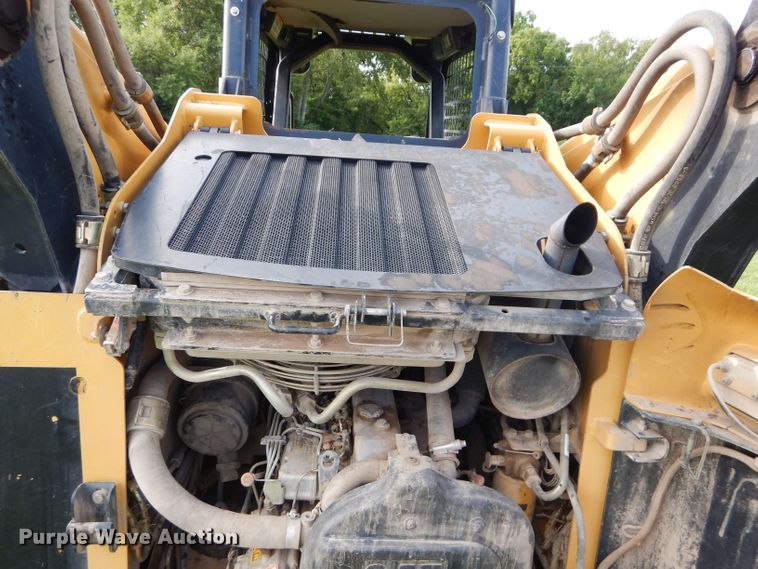 image for item DM0612 2004 Caterpillar 252  skid steer loader
