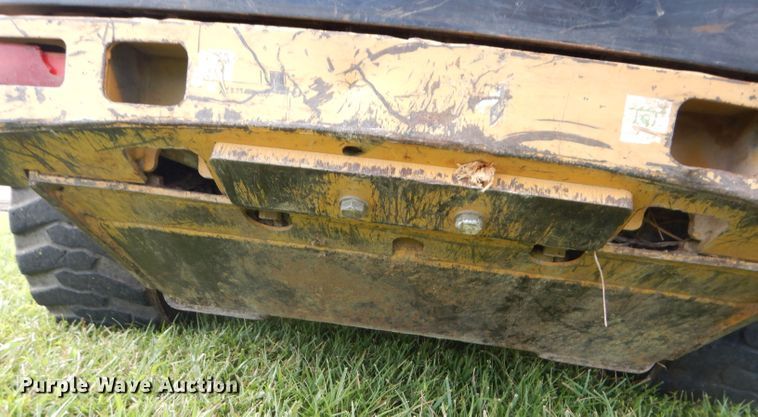 image for item DM0612 2004 Caterpillar 252  skid steer loader