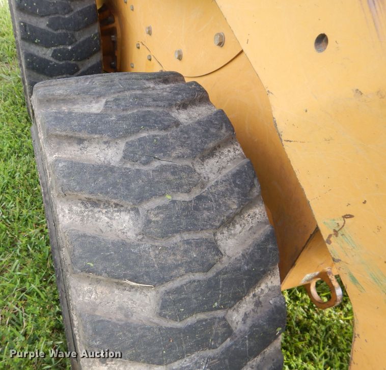 image for item DM0612 2004 Caterpillar 252  skid steer loader
