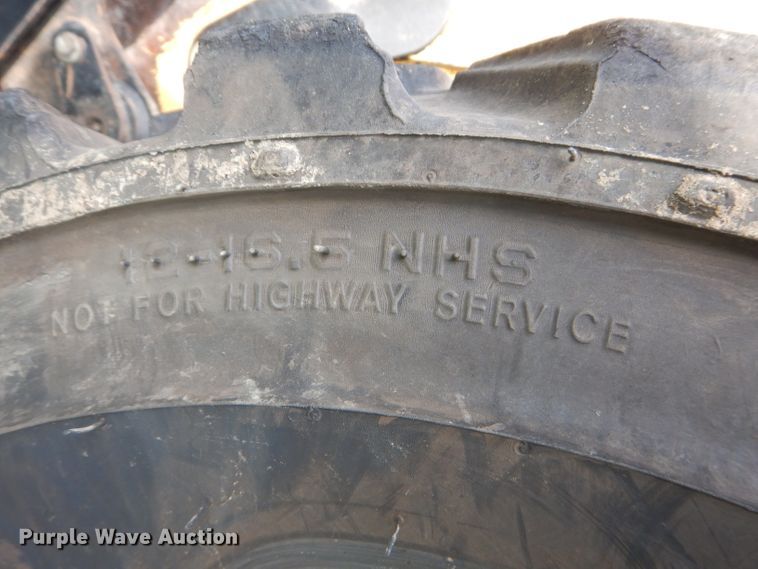 image for item DM0612 2004 Caterpillar 252  skid steer loader