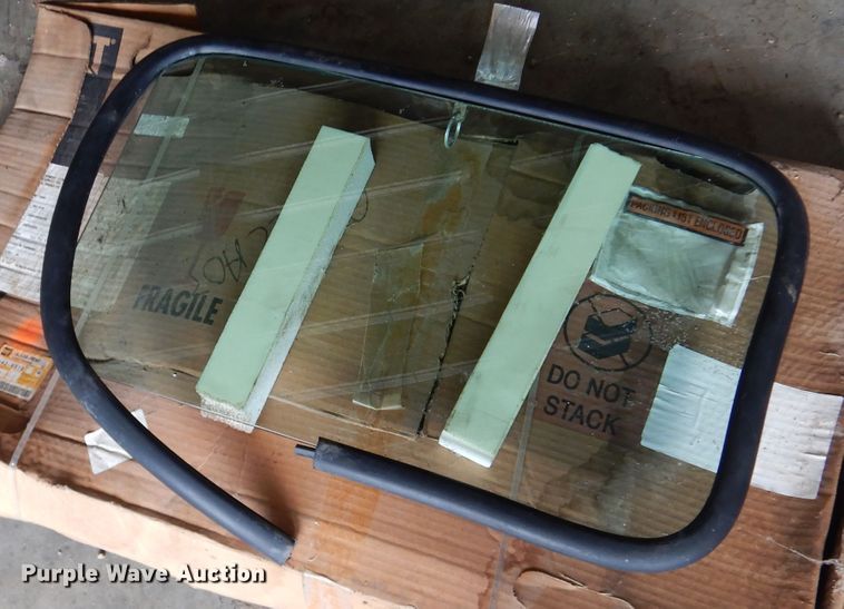 image for item DM0612 2004 Caterpillar 252  skid steer loader