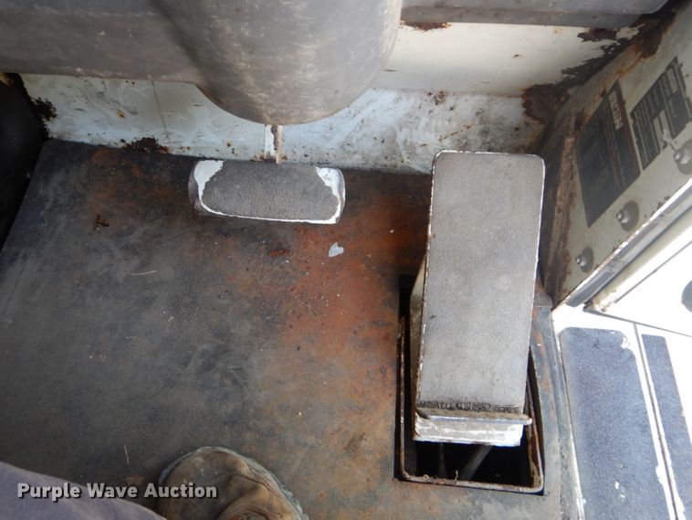 image for item DM0617 1996 Elgin P  street sweeper truck