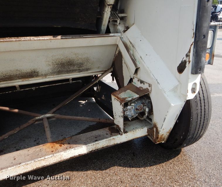 image for item DM0617 1996 Elgin P  street sweeper truck