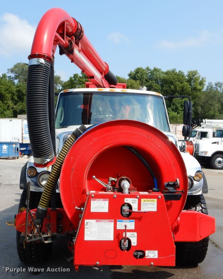 image for item DM0619 2011 International 7400  sewer jetter truck