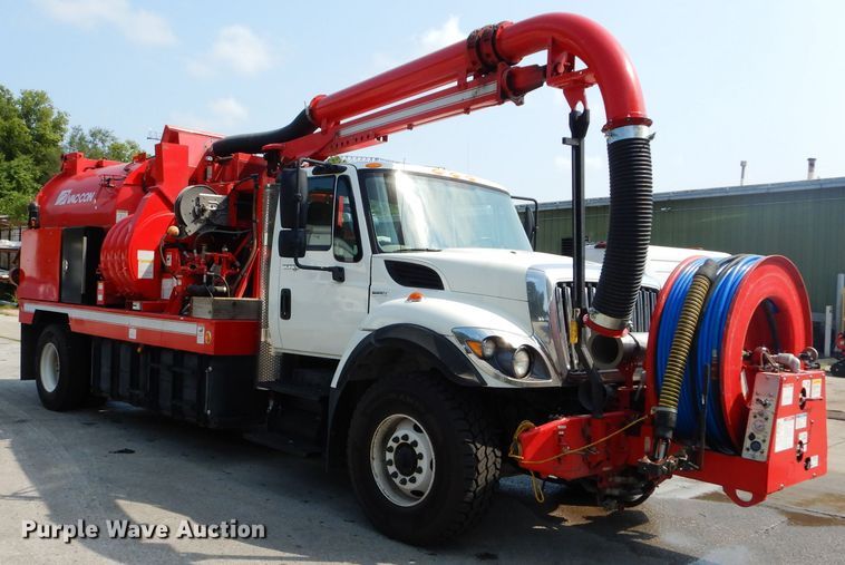image for item DM0619 2011 International 7400  sewer jetter truck