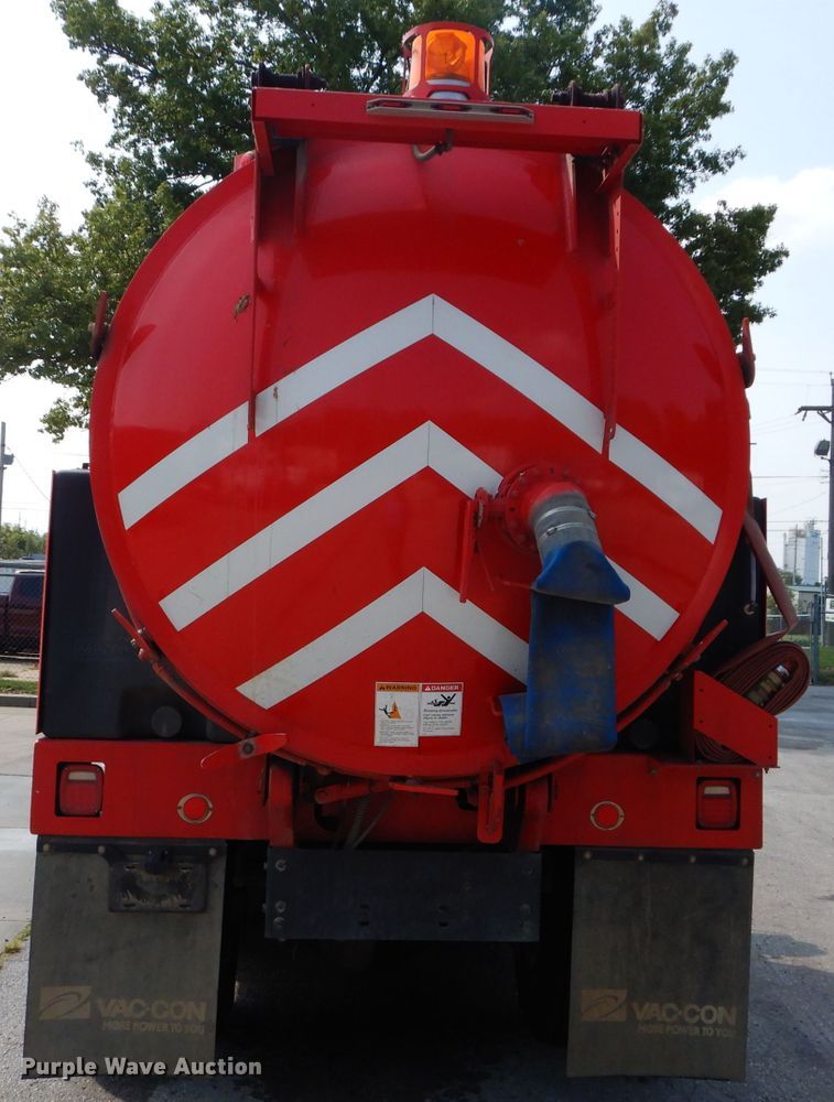 image for item DM0619 2011 International 7400  sewer jetter truck