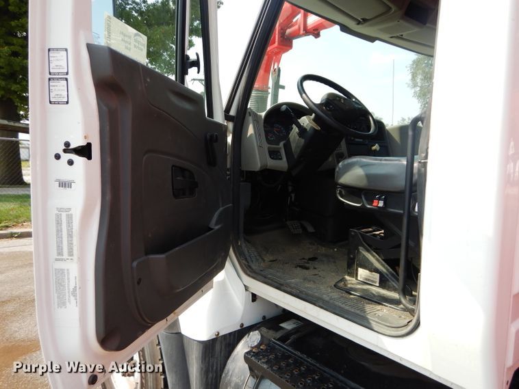 image for item DM0619 2011 International 7400  sewer jetter truck