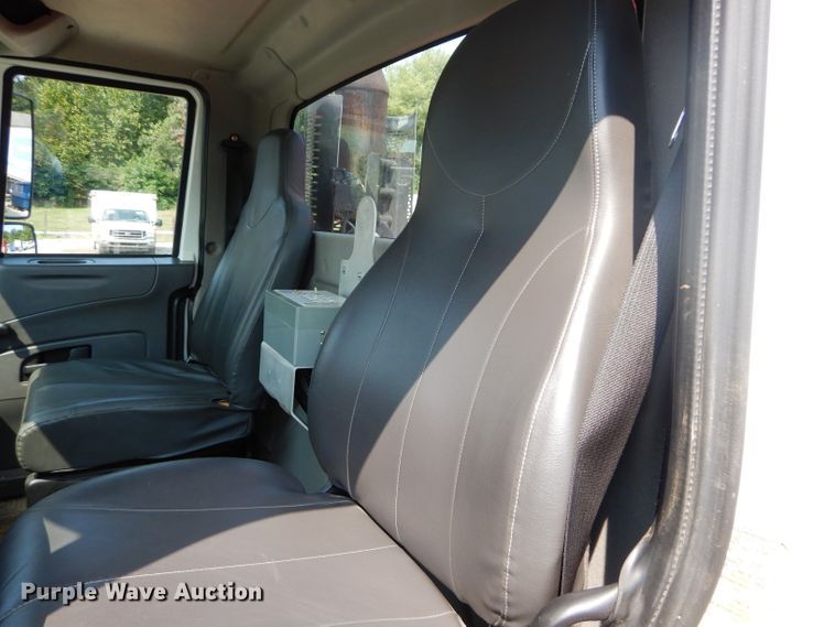 image for item DM0619 2011 International 7400  sewer jetter truck