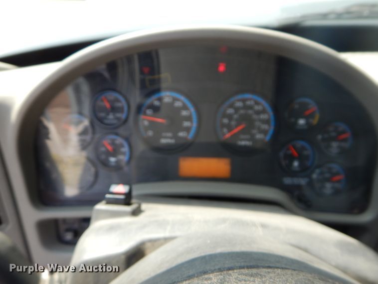 image for item DM0619 2011 International 7400  sewer jetter truck