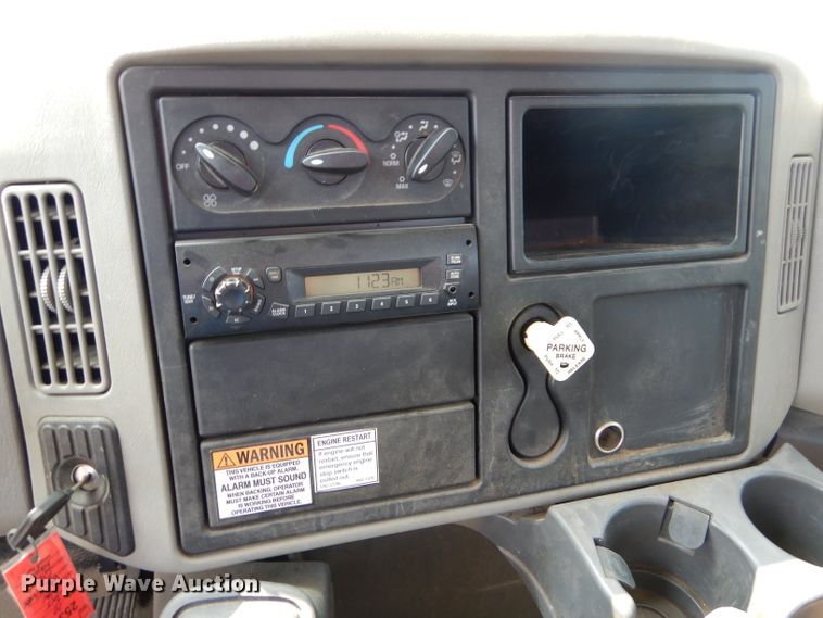 image for item DM0619 2011 International 7400  sewer jetter truck