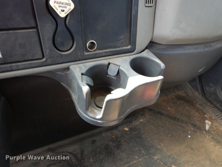 image for item DM0619 2011 International 7400  sewer jetter truck