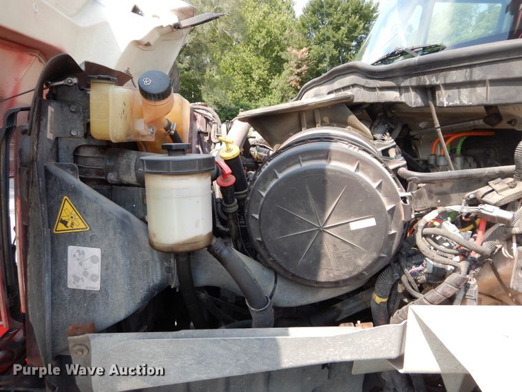 image for item DM0619 2011 International 7400  sewer jetter truck