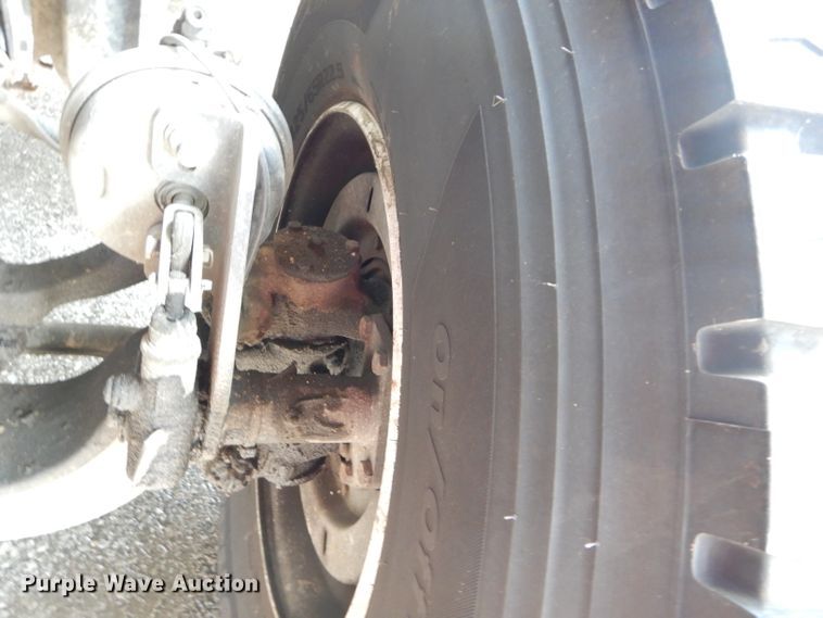 image for item DM0619 2011 International 7400  sewer jetter truck