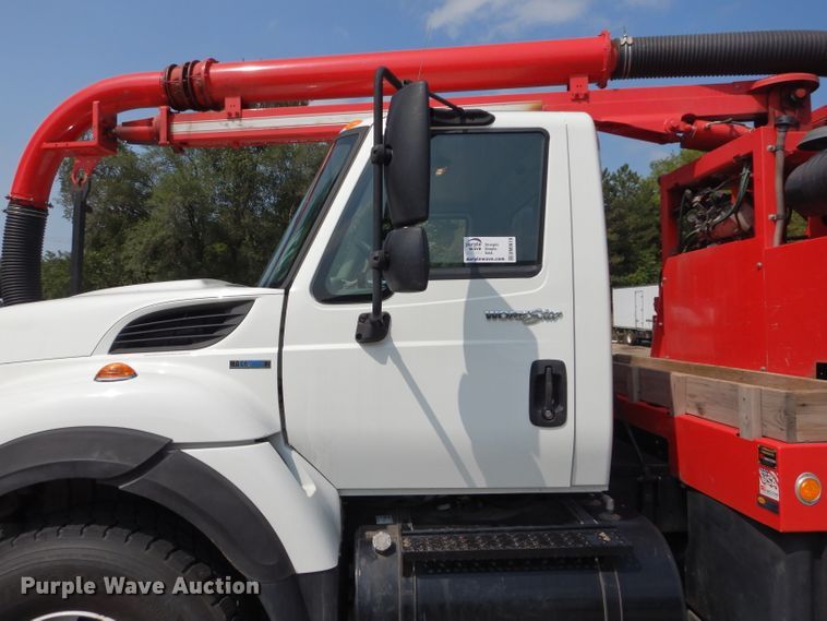 image for item DM0619 2011 International 7400  sewer jetter truck