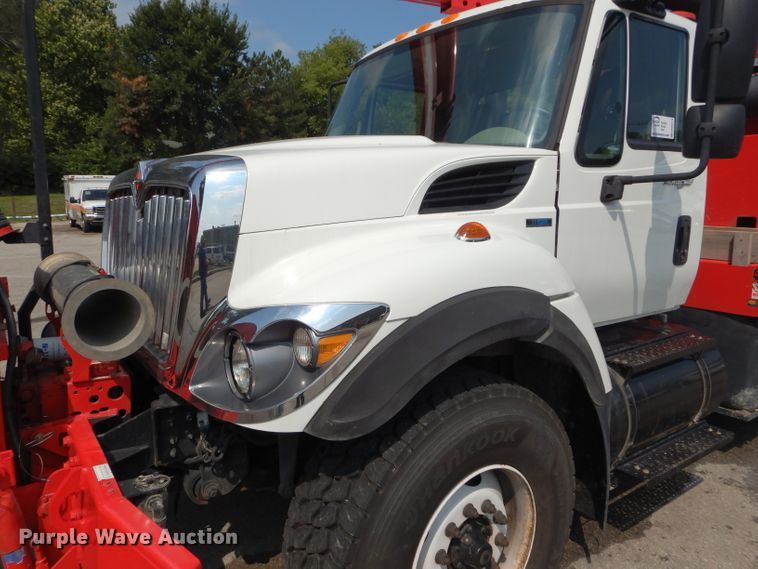 image for item DM0619 2011 International 7400  sewer jetter truck