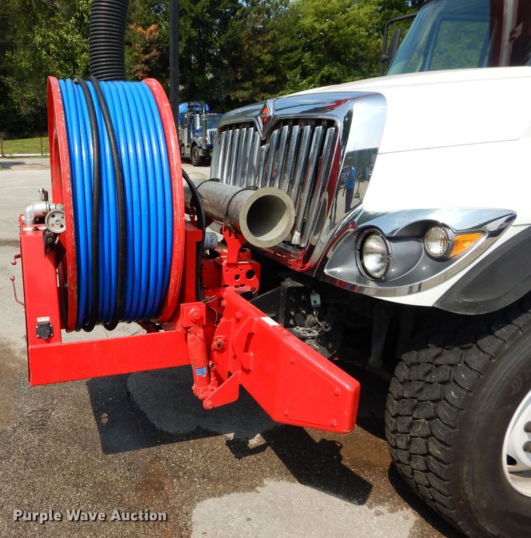 image for item DM0619 2011 International 7400  sewer jetter truck