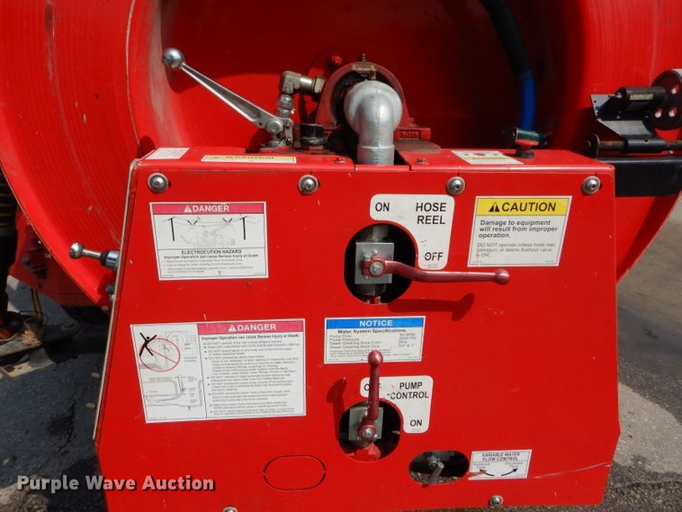 image for item DM0619 2011 International 7400  sewer jetter truck