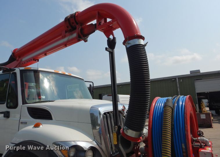 image for item DM0619 2011 International 7400  sewer jetter truck