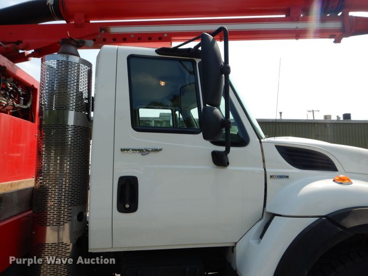 image for item DM0619 2011 International 7400  sewer jetter truck