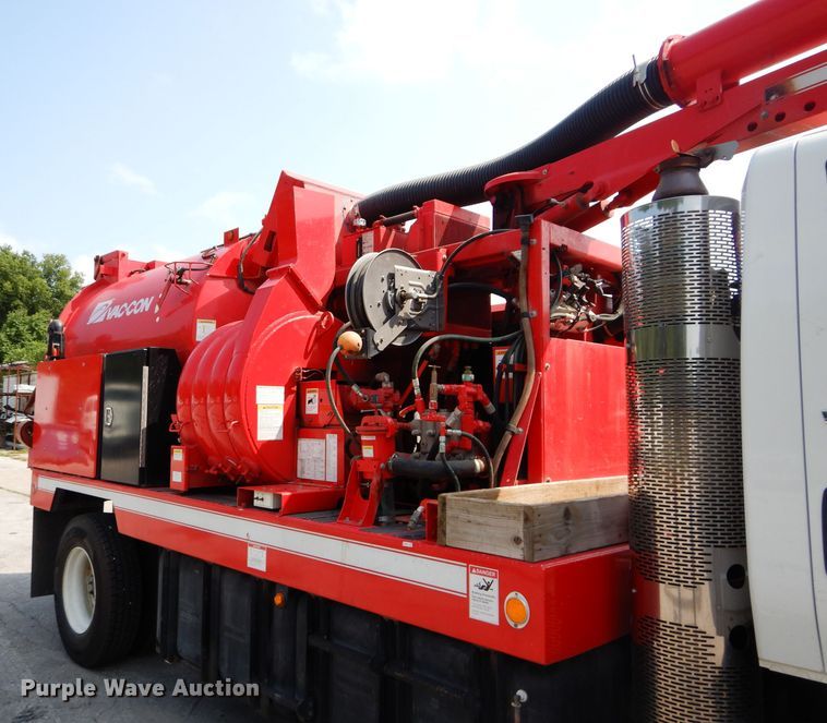 image for item DM0619 2011 International 7400  sewer jetter truck