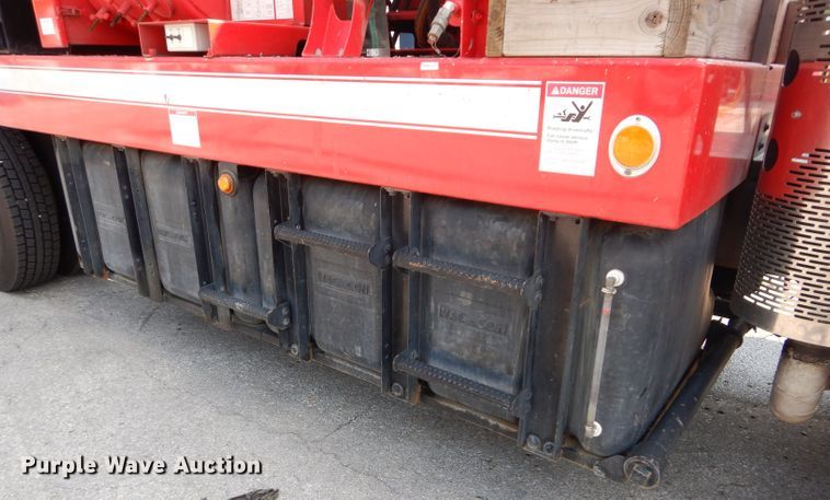 image for item DM0619 2011 International 7400  sewer jetter truck