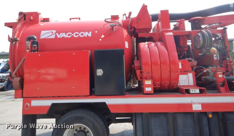 image for item DM0619 2011 International 7400  sewer jetter truck