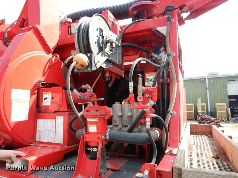 image for item DM0619 2011 International 7400  sewer jetter truck